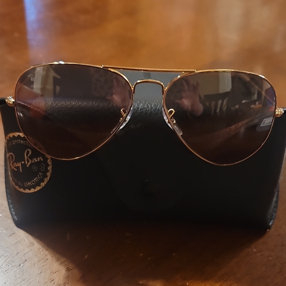 Ray-Ban Gold Aviator Sunglasses